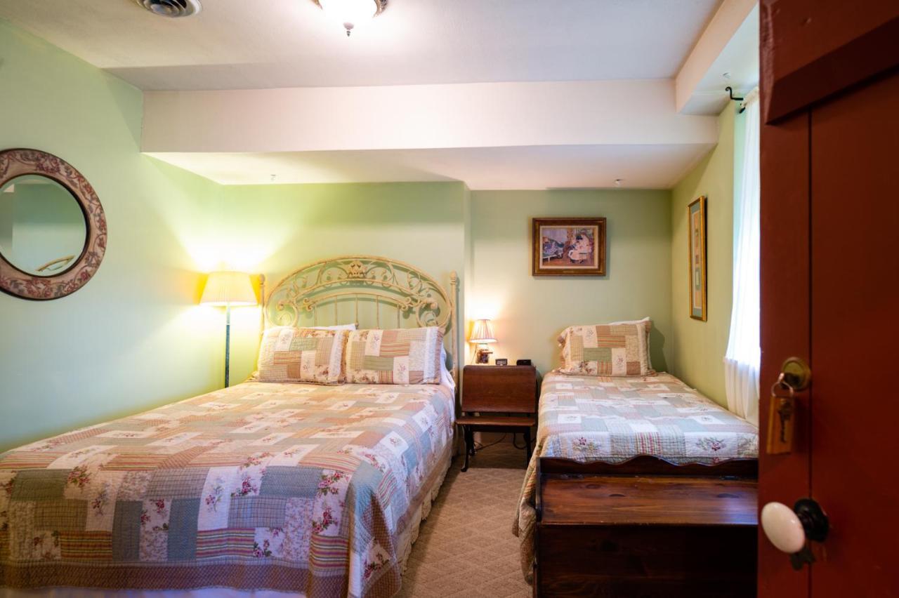Bed and breakfast The Pines Of Dresden Extérieur photo