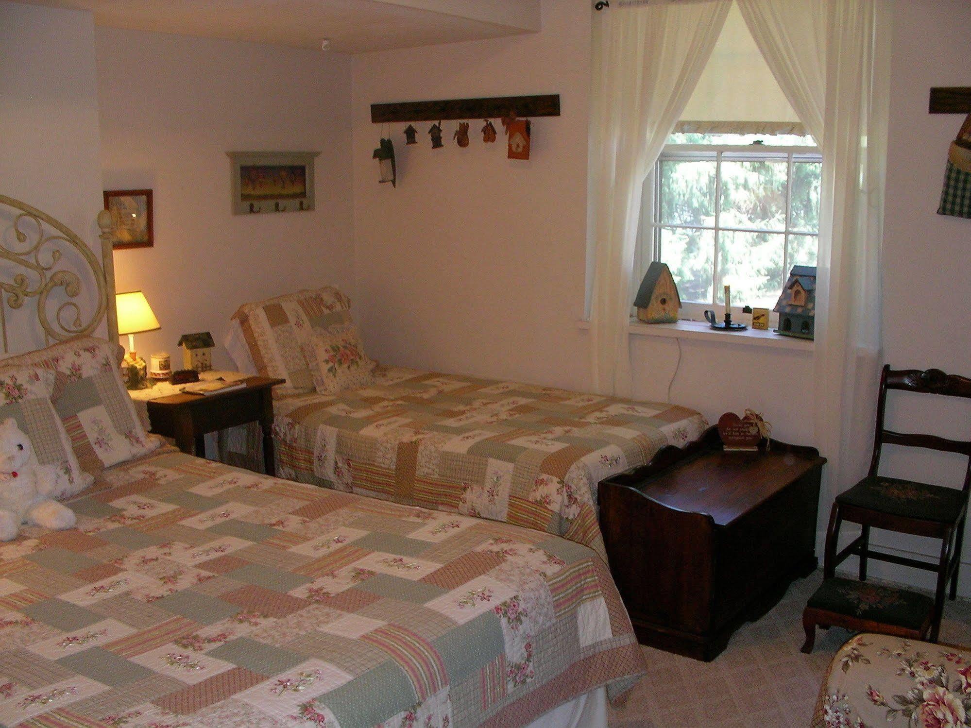 Bed and breakfast The Pines Of Dresden Chambre photo