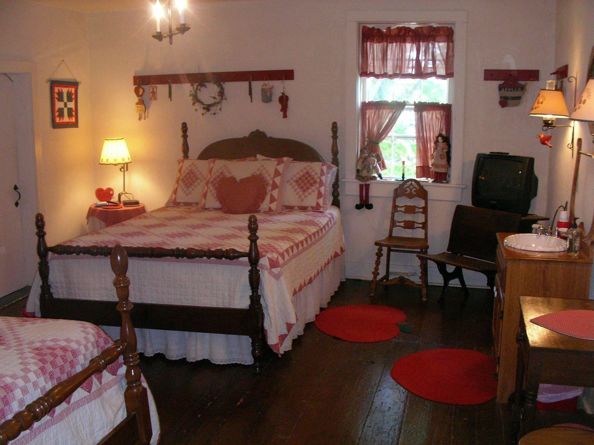 Bed and breakfast The Pines Of Dresden Chambre photo
